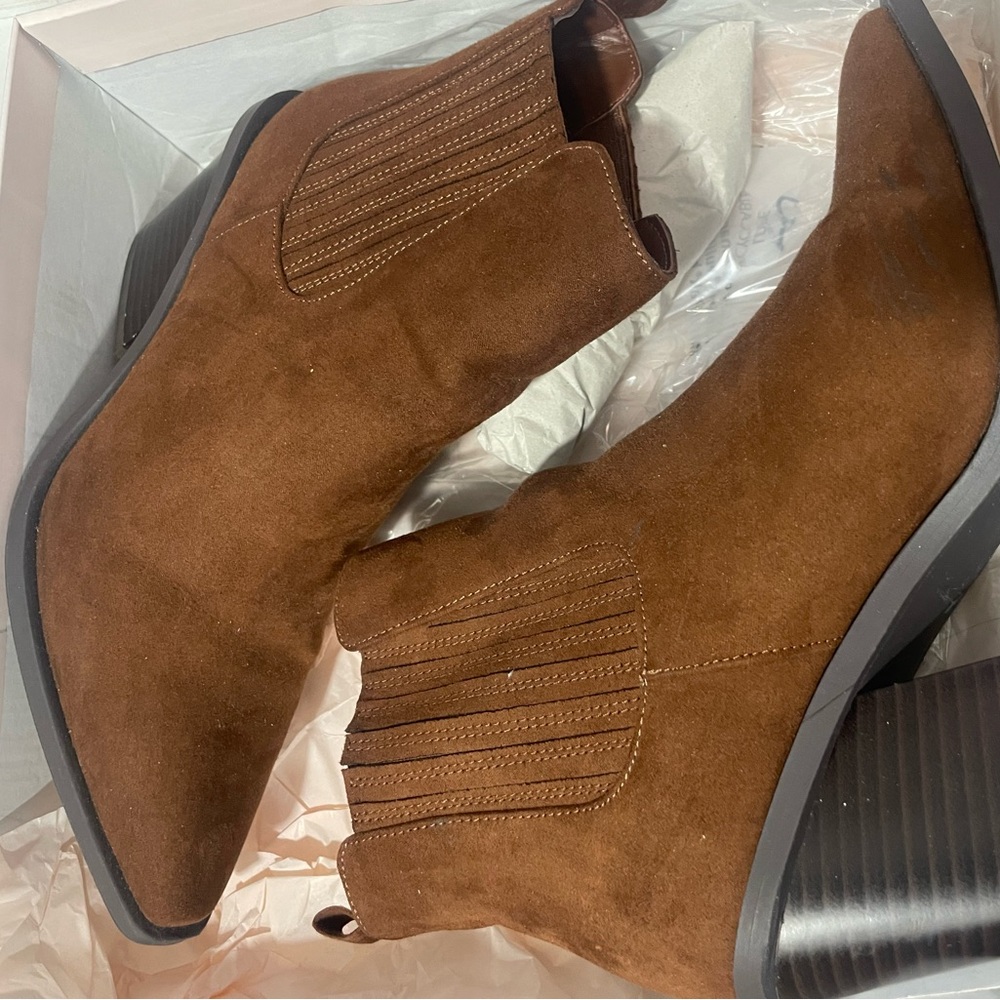 Shoedazzle women heeled booties 
Color :whiskey